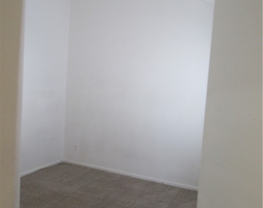 5125 W Reno Avenue - Photo Thumbnail 33