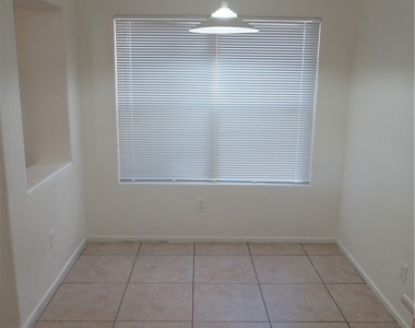 5125 W Reno Avenue - Photo Thumbnail 6
