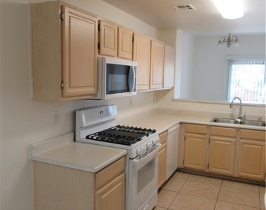 5125 W Reno Avenue - Photo Thumbnail 3
