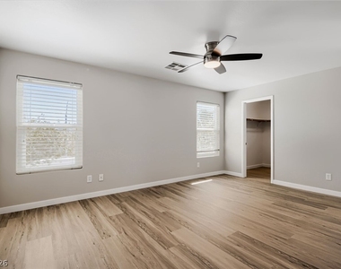 11698 Autunno Street - Photo Thumbnail 7