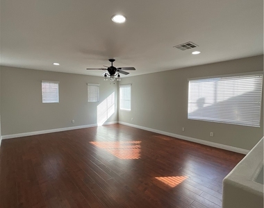 1825 Arch Stone Avenue - Photo Thumbnail 10