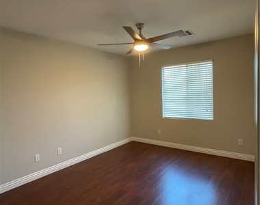 1825 Arch Stone Avenue - Photo Thumbnail 12