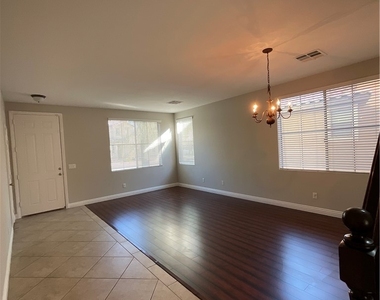1825 Arch Stone Avenue - Photo Thumbnail 4