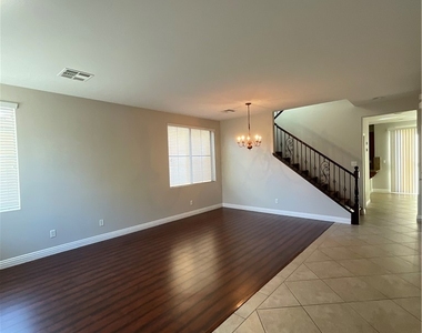 1825 Arch Stone Avenue - Photo Thumbnail 3