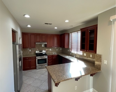 1825 Arch Stone Avenue - Photo Thumbnail 1