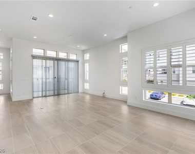647 Spotted Falcon Street - Photo Thumbnail 16