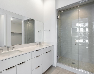 647 Spotted Falcon Street - Photo Thumbnail 39