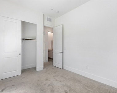 647 Spotted Falcon Street - Photo Thumbnail 40