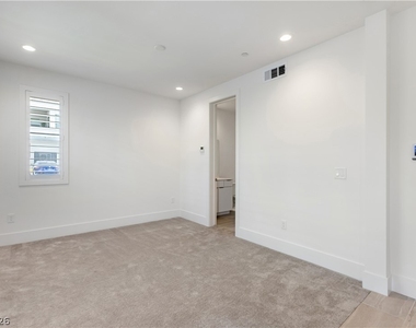 647 Spotted Falcon Street - Photo Thumbnail 42