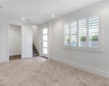 647 Spotted Falcon Street - Photo Thumbnail 20