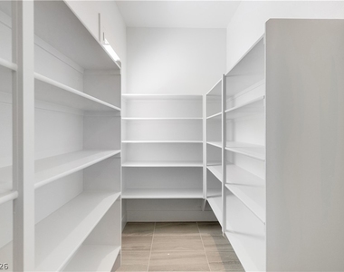 647 Spotted Falcon Street - Photo Thumbnail 23