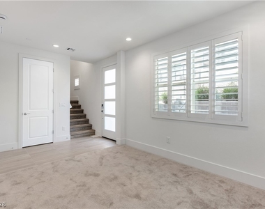 647 Spotted Falcon Street - Photo Thumbnail 19