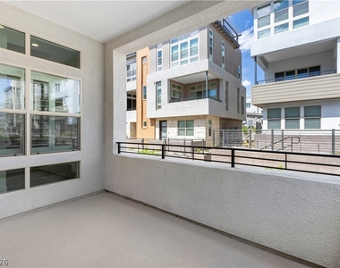 647 Spotted Falcon Street - Photo Thumbnail 27