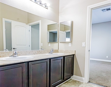 9597 Greensburg Avenue - Photo Thumbnail 22