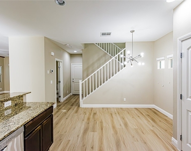 9597 Greensburg Avenue - Photo Thumbnail 12