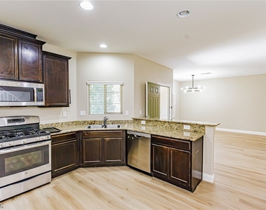 9597 Greensburg Avenue - Photo Thumbnail 11
