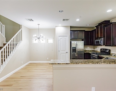 9597 Greensburg Avenue - Photo Thumbnail 8