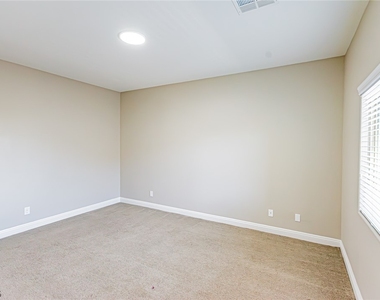 9597 Greensburg Avenue - Photo Thumbnail 25