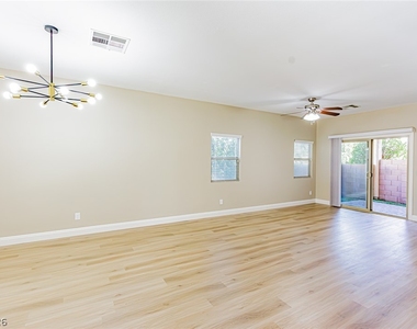 9597 Greensburg Avenue - Photo Thumbnail 4