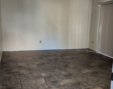 4813 Nara Vista Way - Photo Thumbnail 5