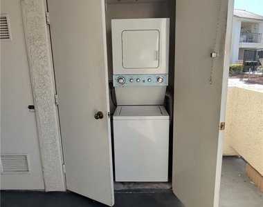 4813 Nara Vista Way - Photo Thumbnail 12