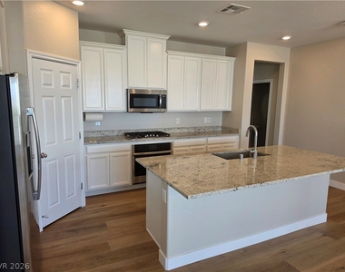 4403 Western Front Street - Photo Thumbnail 6