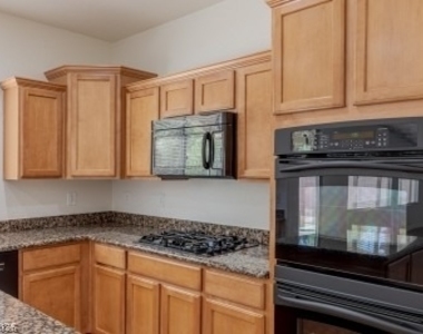 2553 Chateau Clermont Street - Photo Thumbnail 4