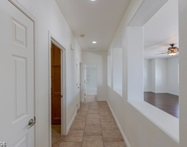 2553 Chateau Clermont Street - Photo Thumbnail 12
