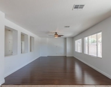 2553 Chateau Clermont Street - Photo Thumbnail 8