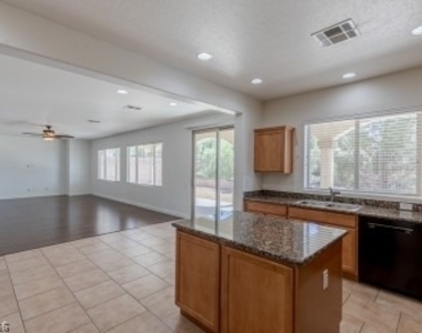 2553 Chateau Clermont Street - Photo Thumbnail 5