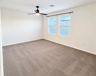 9122 Rory Storm Street - Photo Thumbnail 8