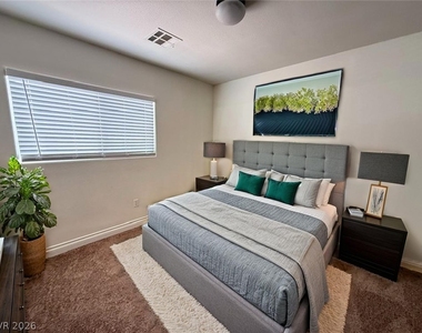 8012 Dutch Villas Street - Photo Thumbnail 11