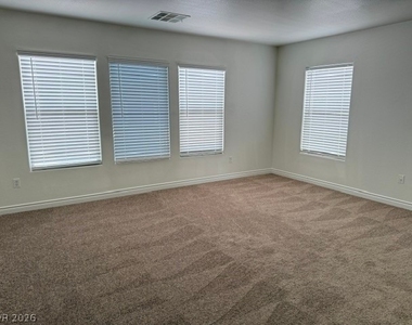 8012 Dutch Villas Street - Photo Thumbnail 8