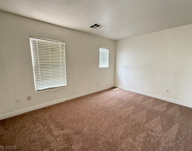 8012 Dutch Villas Street - Photo Thumbnail 14