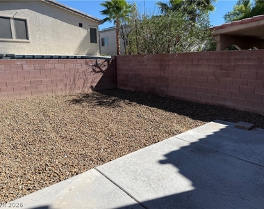 8012 Dutch Villas Street - Photo Thumbnail 17
