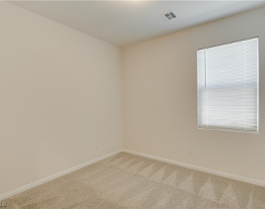 7039 Atwood Peaks Avenue - Photo Thumbnail 20
