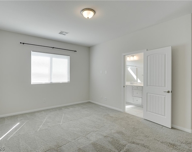 7039 Atwood Peaks Avenue - Photo Thumbnail 15