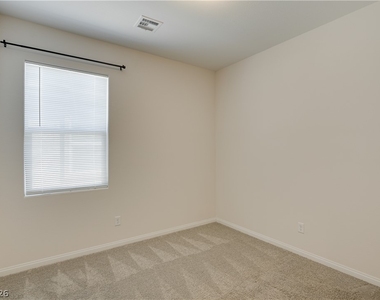 7039 Atwood Peaks Avenue - Photo Thumbnail 18