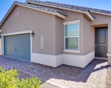 7039 Atwood Peaks Avenue - Photo Thumbnail 3