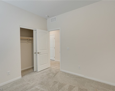 7039 Atwood Peaks Avenue - Photo Thumbnail 21