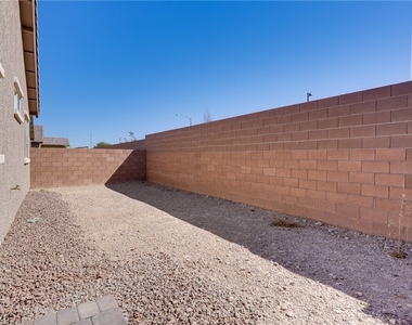 7039 Atwood Peaks Avenue - Photo Thumbnail 23