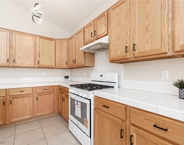 8108 Painted Clay Avenue - Photo Thumbnail 13