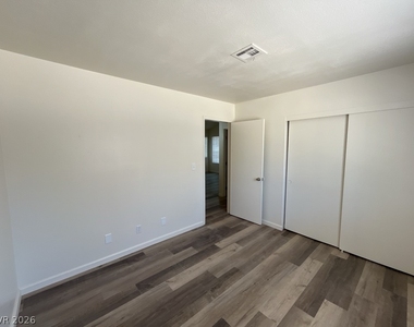 2697 Aarondavid Drive - Photo Thumbnail 20