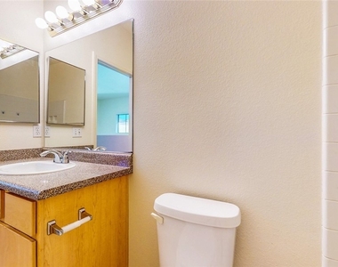 4915 E Russell Road - Photo Thumbnail 12