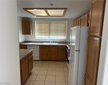833 Aspen Peak Loop - Photo Thumbnail 11