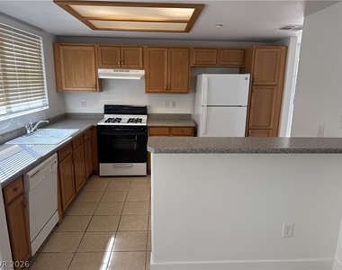 833 Aspen Peak Loop - Photo Thumbnail 10