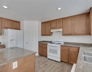 3229 Visionary Bay Avenue - Photo Thumbnail 11