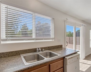 3229 Visionary Bay Avenue - Photo Thumbnail 12