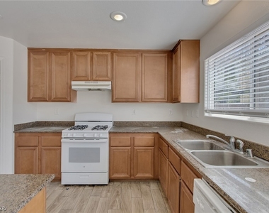 3229 Visionary Bay Avenue - Photo Thumbnail 14