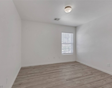 3229 Visionary Bay Avenue - Photo Thumbnail 32